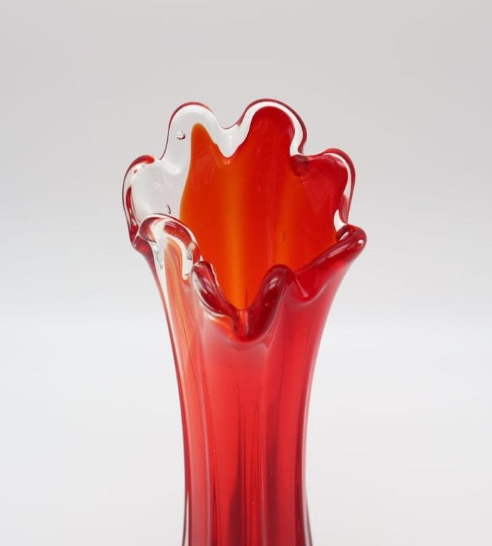 Mid-Century Hand-Blown Art Glass 'Swung' Vase in Vibrant Red – 1960s/1970s