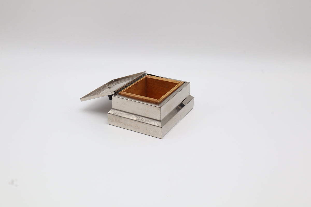 Art Deco Chrome-Plated Box with Bakelite Knob – Netherlands, c. 1930 – photo 3 of 5