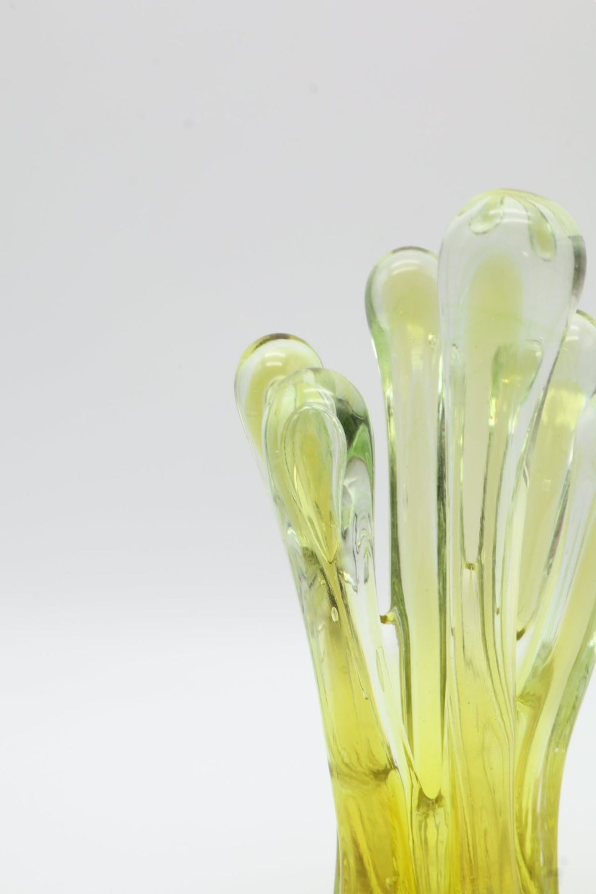 Mid-Century Murano Uranium Glass 'Finger' Vase – Italy, 1940s-1950s